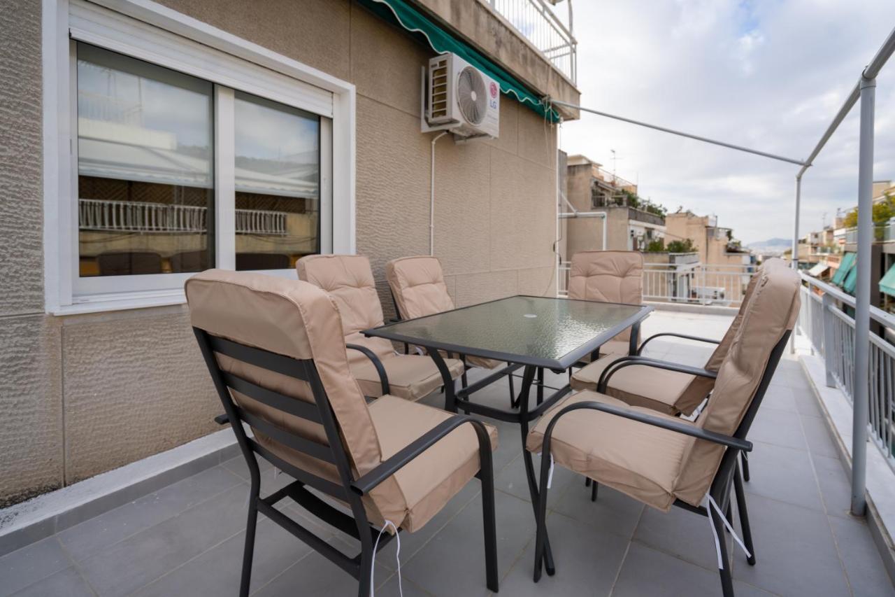 Apartamento Athens Hideout Apt, Big Rooftop With City View Exterior foto